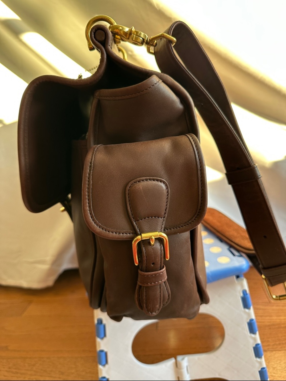 Vintage Coach Field Bag, Style 0594, in Mahogany - Picture 5 of 15